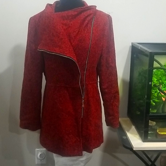 NWOT Wool coat asymmetrical collar flattering cut - Picture 3 of 6